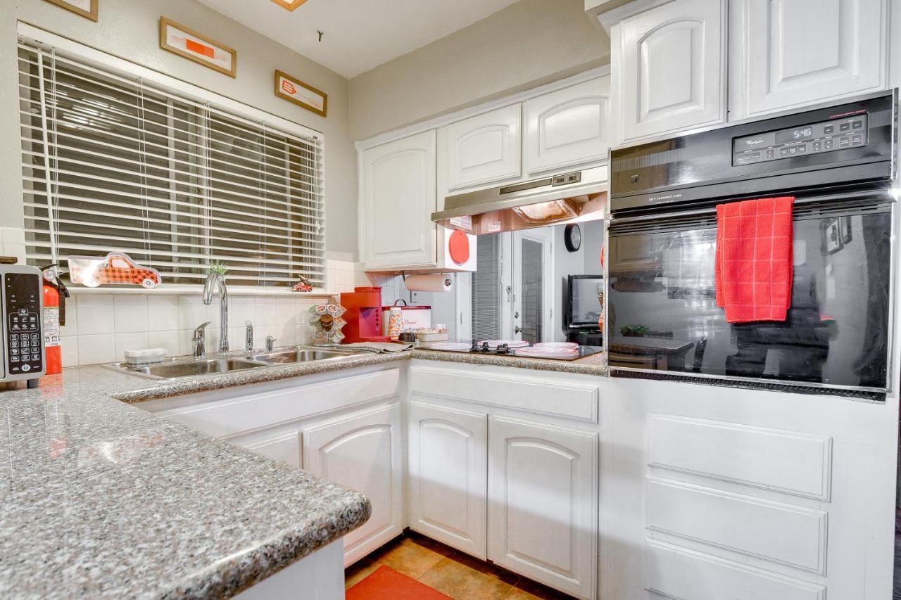 Arlington Home With Patio, Walk To Atandt Stadium! Luaran gambar