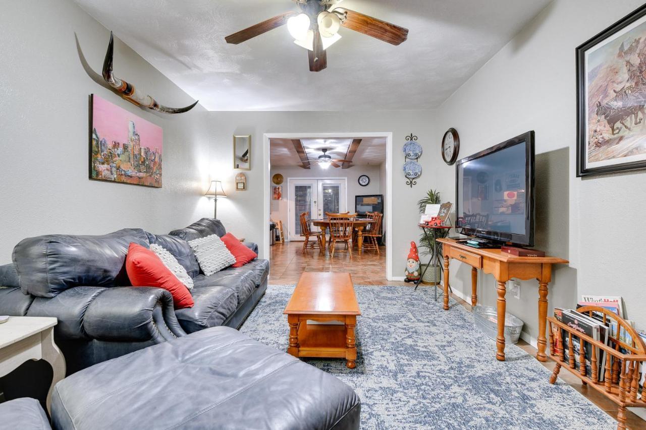 Arlington Home With Patio, Walk To Atandt Stadium! Luaran gambar